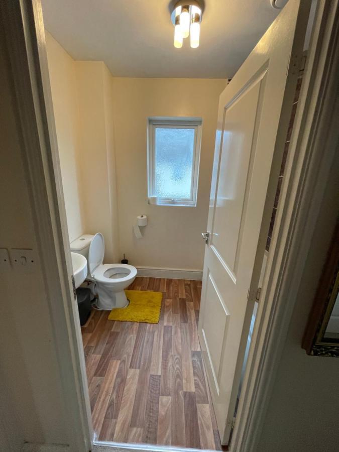 Holiday Home In Cardiff. Sleeps 6 Eksteriør bilde
