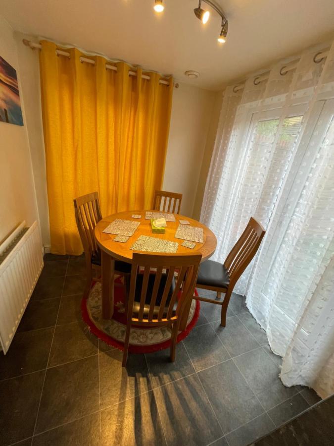 Holiday Home In Cardiff. Sleeps 6 Eksteriør bilde